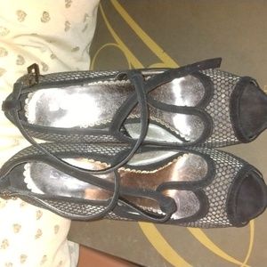 Bebe women's black and silver platform high heels sz 8